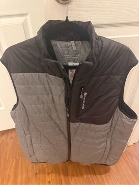 Vineyard Vines men’s Two-Tone Gray Quilted puffer Performance Vest